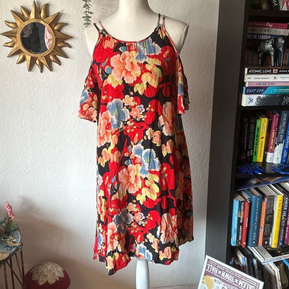 Ann Taylor LOFT Size Medium Red Floral Print shift dress